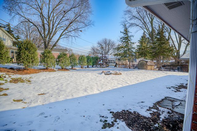 307 Hill Avenue, North Aurora, IL 60542