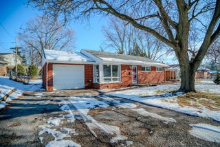 307 Hill Avenue, North Aurora, IL 60542
