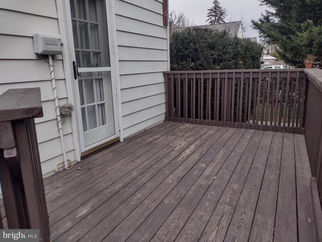 7607 PARK DR, Parkville, MD 21234