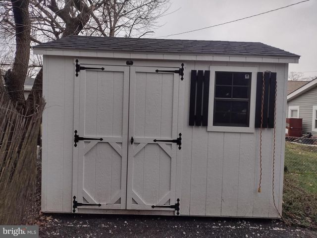 7607 PARK DR, Parkville, MD 21234