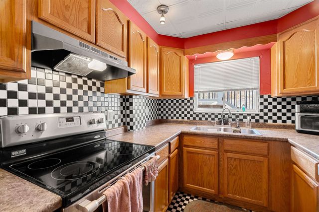 374 Bartlett Street, Manchester, NH 03102