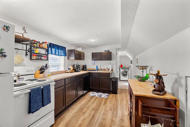 374 Bartlett Street, Manchester, NH 03102