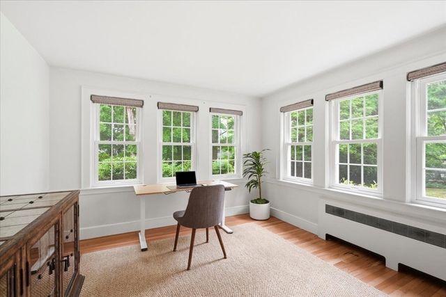 94 High St, Hingham, MA 02043
