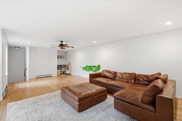 94 High St, Hingham, MA 02043