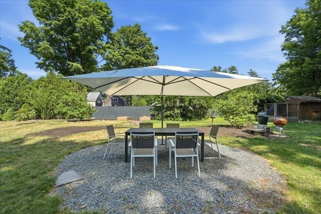 94 High St, Hingham, MA 02043