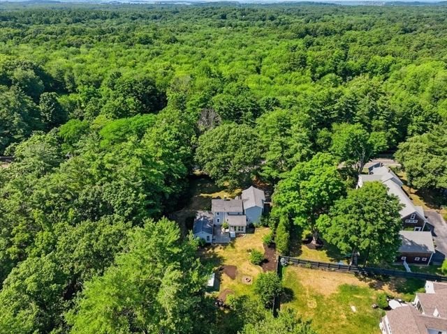 94 High St, Hingham, MA 02043