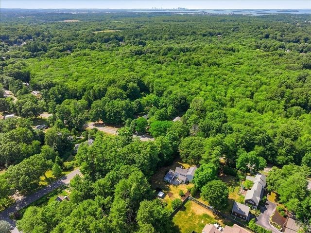 94 High St, Hingham, MA 02043