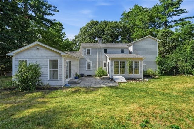 94 High St, Hingham, MA 02043