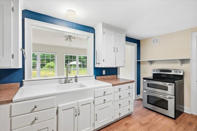 94 High St, Hingham, MA 02043