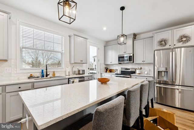 3578 STEPHENSONS HILL LN, Marshall, VA 20115