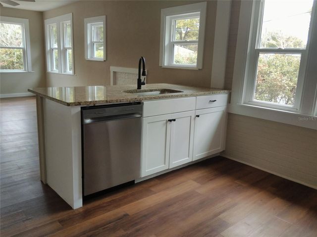 624 E HOWRY AVENUE, Deland, FL 32724