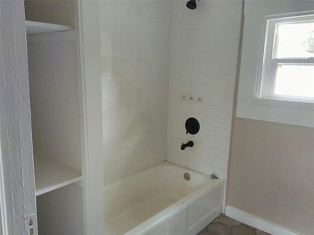 624 E HOWRY AVENUE, Deland, FL 32724