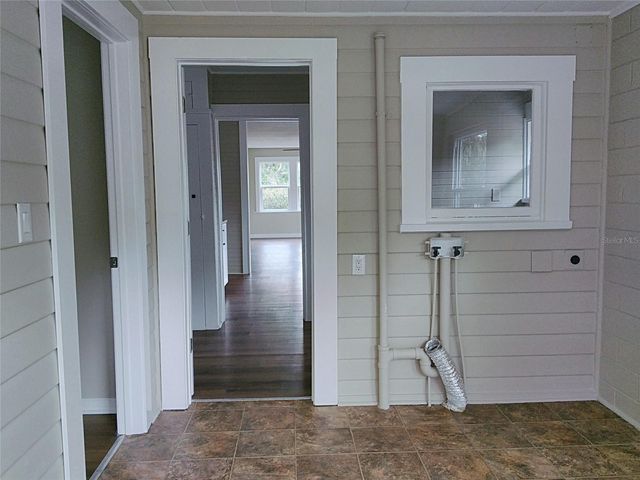 624 E HOWRY AVENUE, Deland, FL 32724