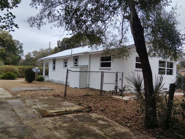 624 E HOWRY AVENUE, Deland, FL 32724
