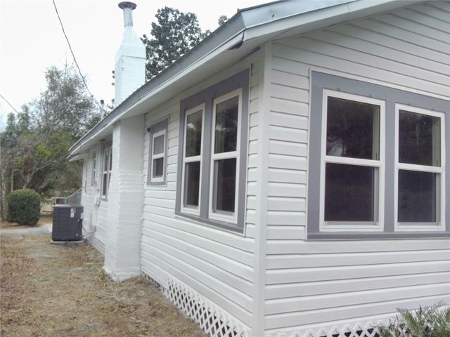 624 E HOWRY AVENUE, Deland, FL 32724