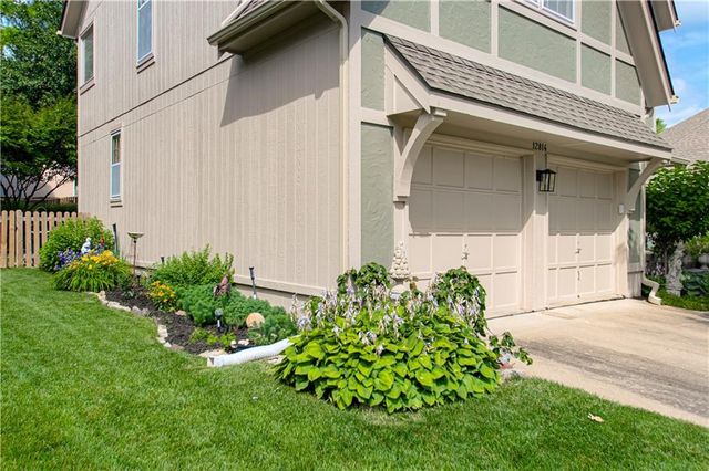 12814 Bond Street, Overland Park, KS 66213