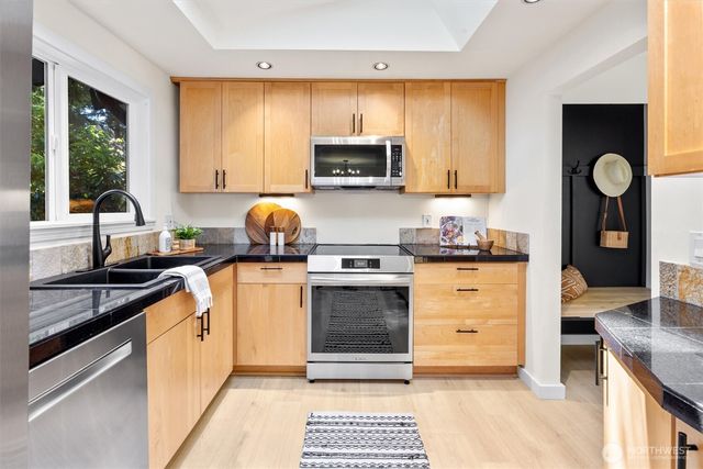 14284 120th Place NE, Kirkland, WA 98034