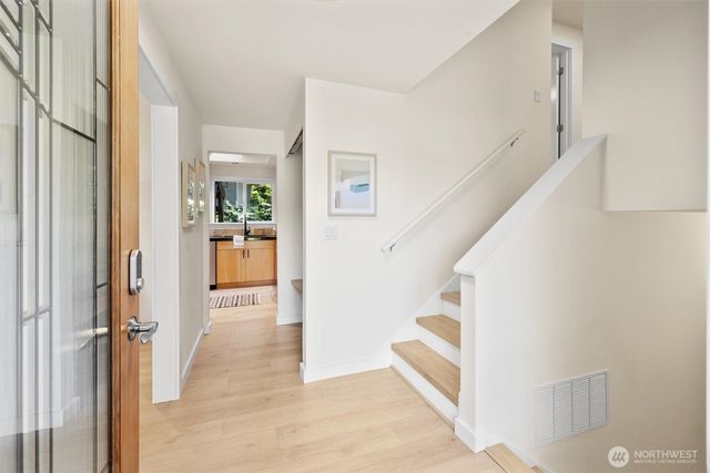 14284 120th Place NE, Kirkland, WA 98034
