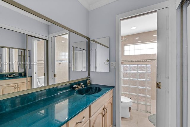 8650 NW 46th Ct, Lauderhill, FL 33351