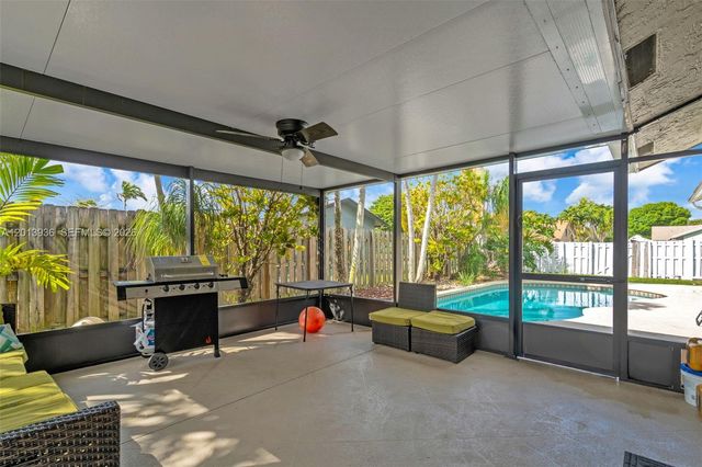 8650 NW 46th Ct, Lauderhill, FL 33351