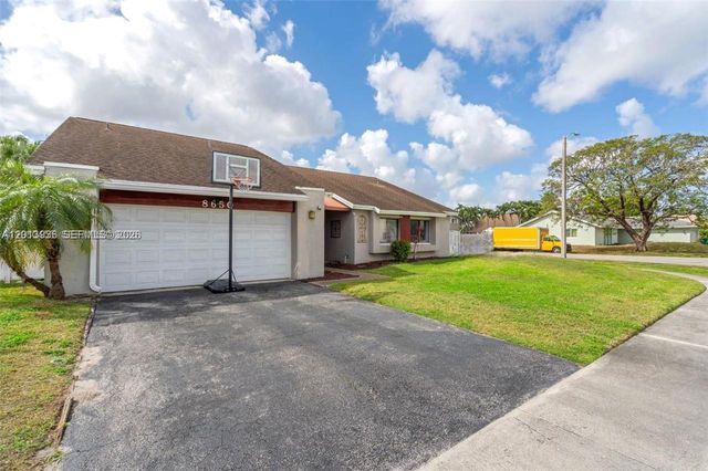 8650 NW 46th Ct, Lauderhill, FL 33351
