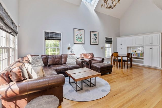 14 Hidden Brick Road, Hopkinton, MA 01748