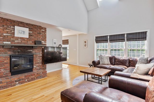 14 Hidden Brick Road, Hopkinton, MA 01748