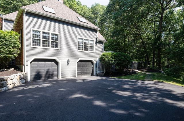 14 Hidden Brick Road, Hopkinton, MA 01748