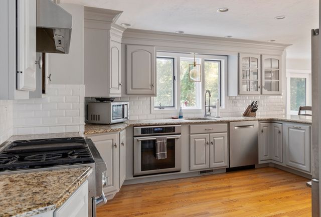 14 Hidden Brick Road, Hopkinton, MA 01748