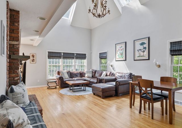 14 Hidden Brick Road, Hopkinton, MA 01748