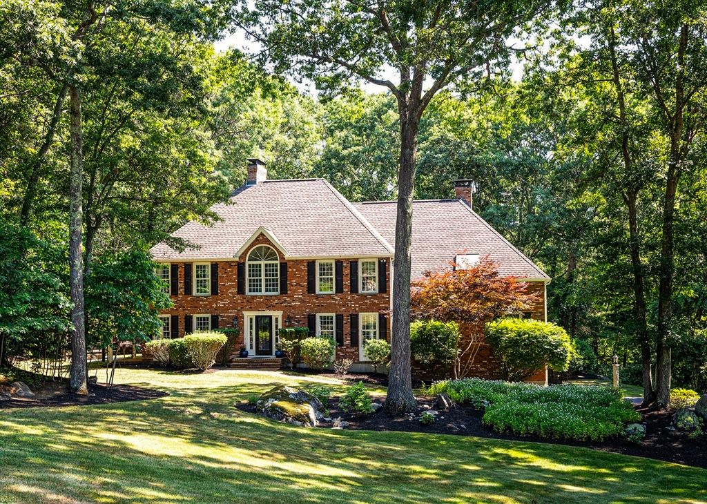 14 Hidden Brick Road, Hopkinton, MA 01748