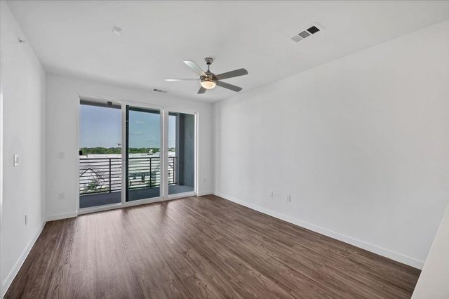 4801 Springdale RD 1402, Austin, TX 78723