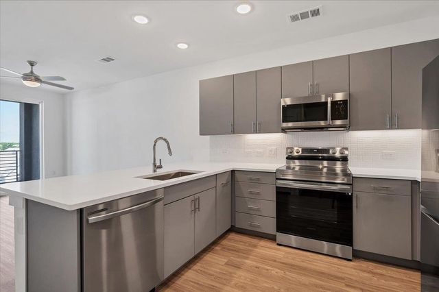 4801 Springdale RD 1402, Austin, TX 78723