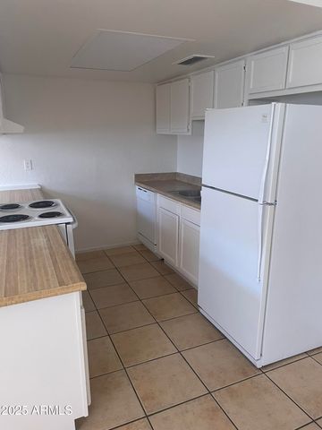 2002 E Sweetwater Avenue 108, Phoenix, AZ 85022