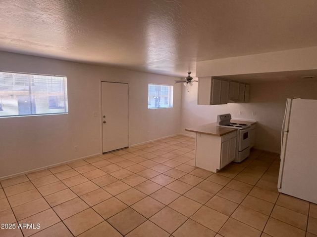 2002 E Sweetwater Avenue 108, Phoenix, AZ 85022