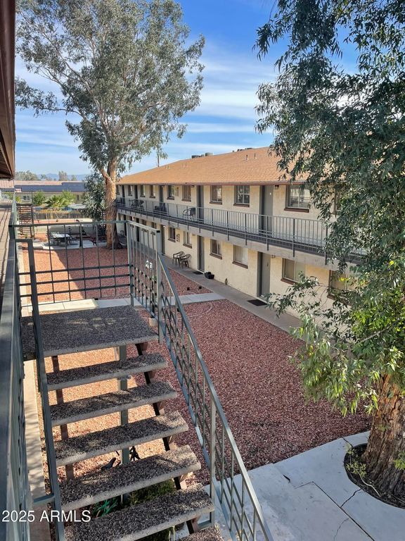 2002 E Sweetwater Avenue 108, Phoenix, AZ 85022