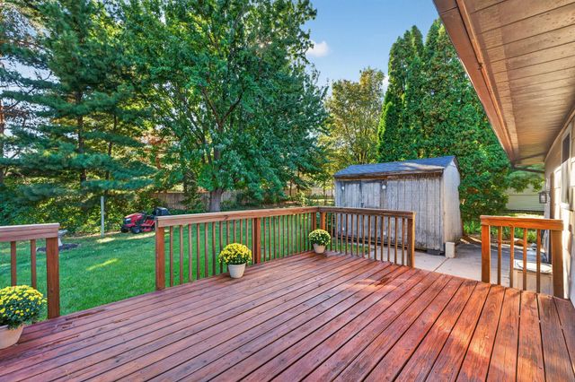 86 W Golden Lake Road, Circle Pines, MN 55014