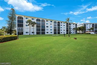 29 High Point CIR E 107, Naples, FL 34103