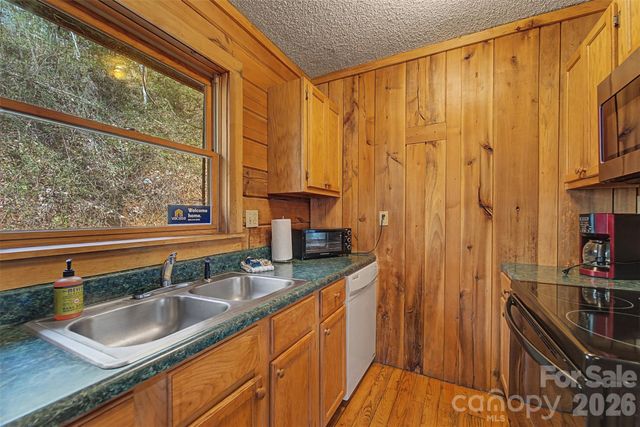 306 Forget Me Not Lane, Whittier, NC 28789