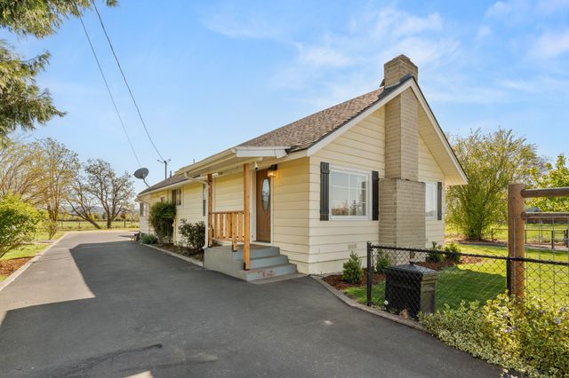 2653 Scenic Avenue, Central Point, OR 97502