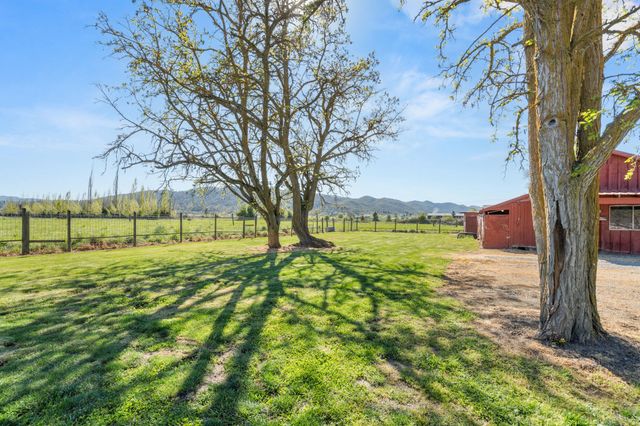 2653 Scenic Avenue, Central Point, OR 97502