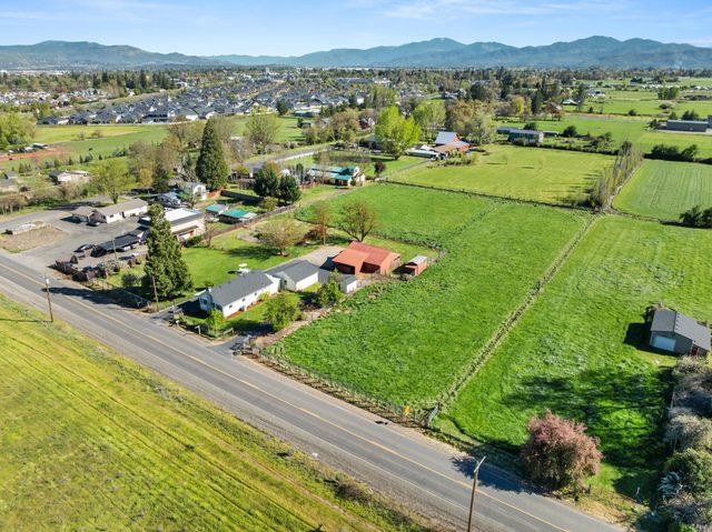 2653 Scenic Avenue, Central Point, OR 97502