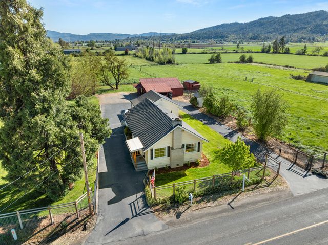 2653 Scenic Avenue, Central Point, OR 97502