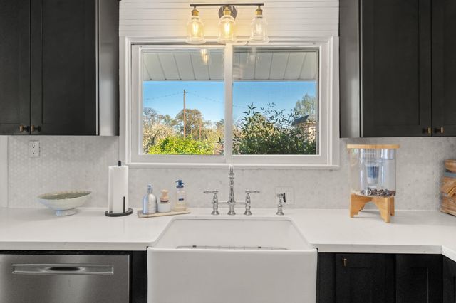 2653 Scenic Avenue, Central Point, OR 97502