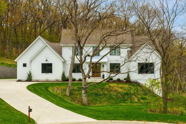 S67W20095 Benjamin COURT, Muskego, WI 53150