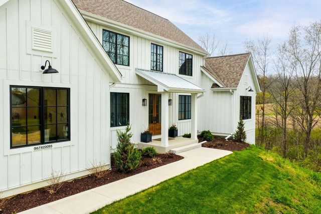 S67W20095 Benjamin COURT, Muskego, WI 53150