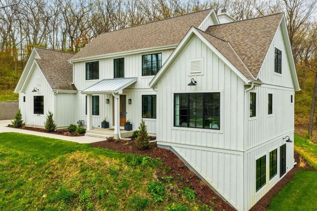 S67W20095 Benjamin COURT, Muskego, WI 53150