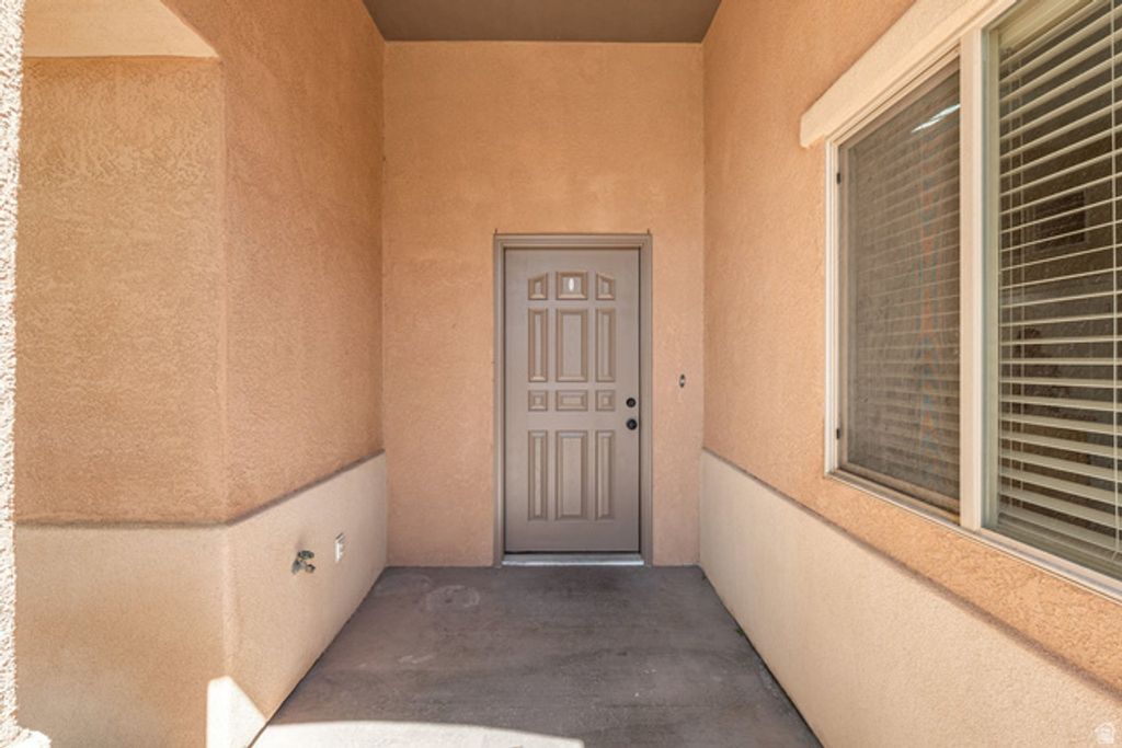 Image 2 of property listing at 1630 E 2450 S #222, St. George, UT 84790