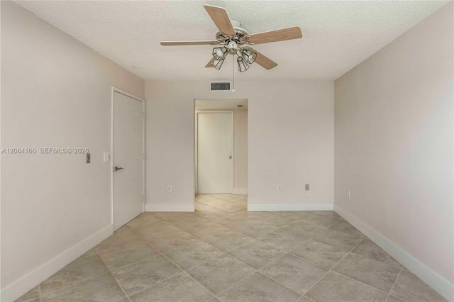 850 SW 138th Ave 409D, Pembroke Pines, FL 33027