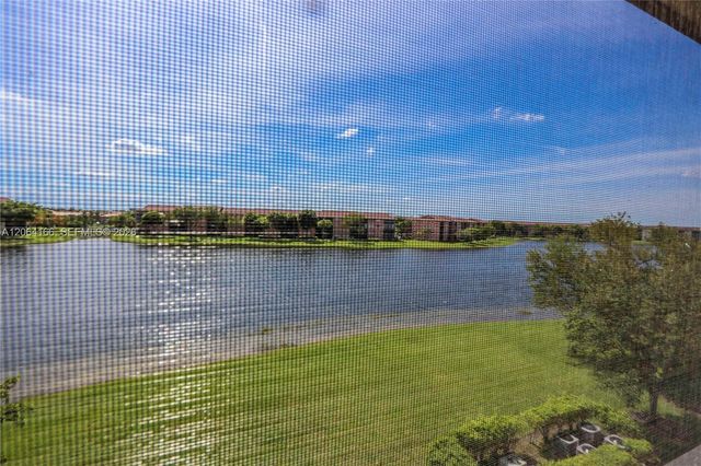 850 SW 138th Ave 409D, Pembroke Pines, FL 33027